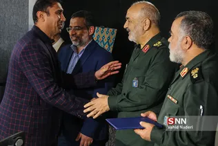 رونمایی کتاب دفاع مقدس