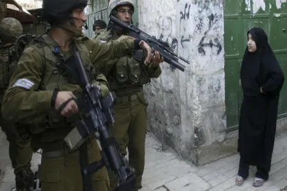 حمله نظامیان صهیونیست&zwnj; به اردوگاه &laquo;قلندیا&raquo;/ چند فلسطینی بازداشت شدند