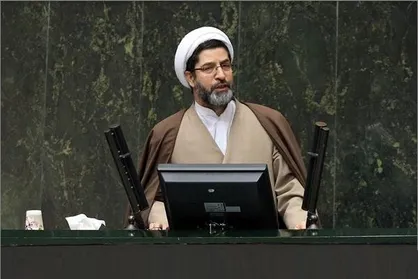 حسین زاده بحرینی: دولت مراقب بانک&zwnj;های خصوصی باشد/ بلاتکلیفی صندوق&zwnj;های بازنشستگی در برنامه وزرا