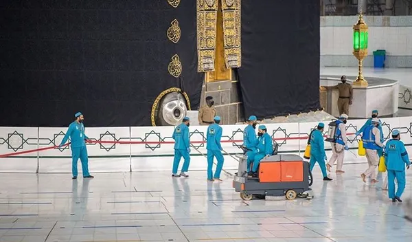 مسجدالحرام با ۴۰۰ نیرو در ۱۵ دقیقه نظافت شد 