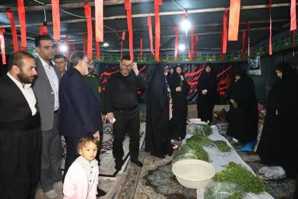 استقبال برادران اهل&zwnj;سنت و اقلیت&zwnj;های دینی از زائران اربعین / افزایش ۸۱ درصدی تردد از مرز تمرچین نسبت به سال گذشته