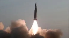 کره شمالی موشک بالستیک با کلاهک بارشی آزمایش کرد