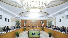 پزشکیان: اعضای دولت رهنمود‌های رهبر انقلاب را به طور جدی مورد توجه قرار دهند