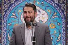 شعرخوانی زیبای احمد بابایی در حرم رضوی