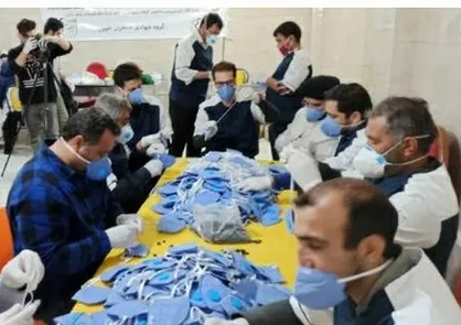 کارگاه تولید ماسک از سوى بسیج دانشجویى در لرستان راه اندازى شد