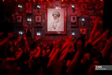 از طنین مرگ بر شیطان بزرگ در شهرکرد تا خروش مردم سنندج با پرچم‌های سرخ «یا لثارات خامنه‌ای» +فیلم
