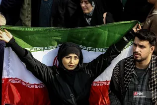 مراسم تشییع شهدای ناوگان دنا در میدان انقلاب تهران