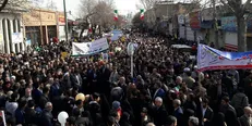راهپیمایی مردم در حمایت از بیانیه شورای عالی امنیت ملی برگزار شد / راهپیمایان: در صورت تداوم عهدشکنی اروپا از برجام خارج شوید