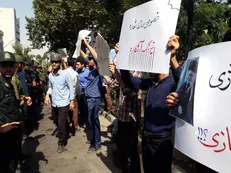 دانشجویان به خصوصی‌سازی‌های افسارگسیخته چه گفتند؟ / چرا روحانی و لاریجانی سکوت کرده‌اند