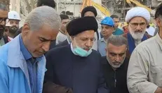 حضور سرزده رئیس‌جمهور در محل حادثه متروپل آبادان+فیلم