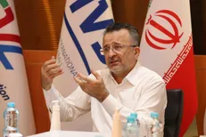 عطایی به کارش ادامه می‌دهد / موضوع سربازی اسماعیل نژاد پیچیده است