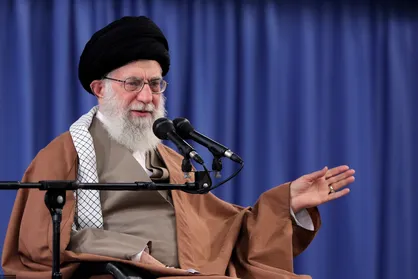 ازدواج&zwnj;های دیرهنگام، &laquo;سفید&raquo;، فرزندآوری کم و از بین بردن حیا و عفت از برنامه&zwnj;های دشمن است/ مداحان اهداف انقلاب را در شعر بگنجانند/ مادحین ذخیره&zwnj;ای برای پیشبرد اهداف اسلام و انقلاب هستند