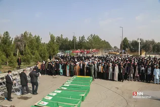 تشییع و تدفین پیکر 12 شهید مدافع حرم در قم
