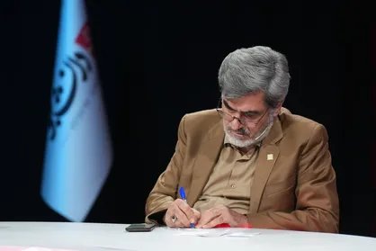 تیتر: ماجرای نطق جنجالی کوچک زاده در مجلس + فیلم
