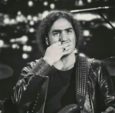 خواننده مشهور عزادار شد!