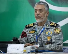 دریادار سیاری: پوزه هر دشمنی را به خاک می‌مالیم