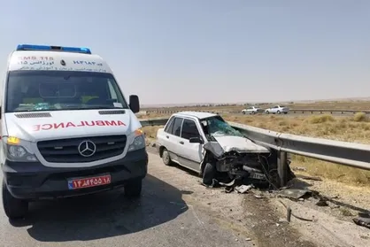تصادف پژو و پراید در محور همدان-ساوه ۸ مصدوم بر جای گذاشت