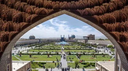 تشکیل پرونده قضایی برای تخریب&zwnj;کننده کاشی&zwnj;های میدان جهانی نقش&zwnj;جهان