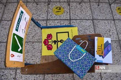 اهدای تبلت به دانش آموزان بازمانده از تحصیل فارس&lrm;