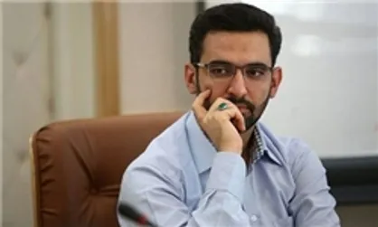 آذری جهرمی: هر آیفون را ۲ میلیون تومان گران&zwnj;تر می&zwnj;فروشند