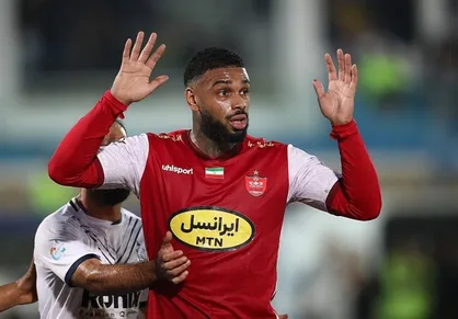 اقدام لوکادیا بر علیه پرسپولیس