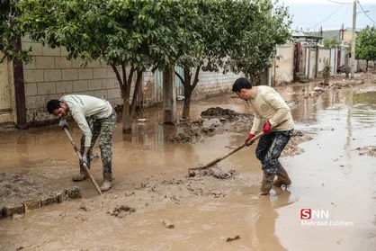 پلدختر؛ شهری با ۸۰ میلیون نفر جمعیت/ جهادگران دلیلی برای ایستادن مردم در شهرشان شدند + فیلم و تصاویر