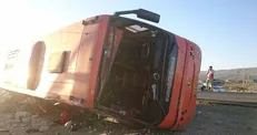 ۲ دانش آموز در پی واژگونی اتوبوس قطع نخاع شدند
