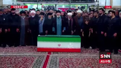 اقامه نماز بر پیکر رهبر شهید انقلاب در حرم امام رضا توسط فرزند ارشد ایشان آیت الله سید مصطفی خامنه ای