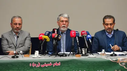 صالحی: تفاوت نظر زیاد داریم ولی قدر مشترکمان استقلال ملی است / دولتمردان باید ارتباط مداوم با دانشجویان برقرار کنند + فیلم