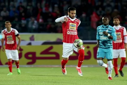 نوراللهی در پرسپولیس ماندنی شد