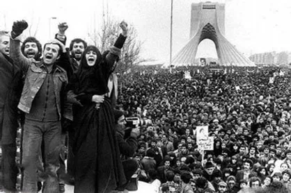 حمایت از جنبش&zwnj;های اسلامی بر پایه شعار &laquo;نه شرقی و نه غربی&raquo; اولویت&zwnj;های انقلاب بود