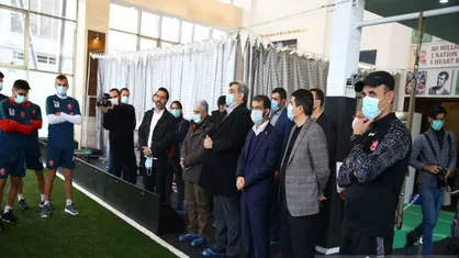 شهردار تهران با خدم و حشم در اردوی پرسپولیس چه می&zwnj;کند؟!