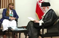 تقدیم نامه سیدعبدالملک بدرالدین حوثی به رهبر معظم انقلاب