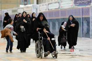 ورود مهمانان به صحن هدایت حرم مطهر رضوی جهت ضیافت افطار