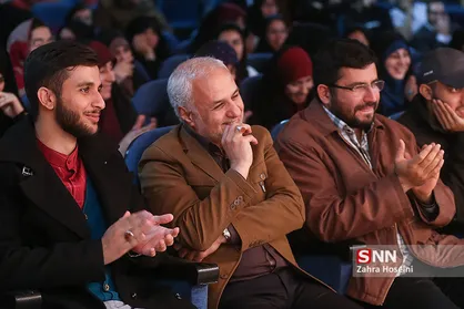 علوم سیاسی یعنی پیرمردی در اتاق ساده بنشیند و سران دنیا ۴۵۰ بار به دیدار او بیایند