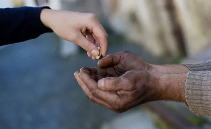 اگر صدقه بدهید این به نفع شماست، اگر بدانید
