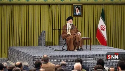 رهبر انقلاب: جریان بعثت یک جریان مستمر و همیشگی است و در همه دوره&zwnj;ها می&zwnj;شود از برکات بعثت استفاده کرد / ما امروز دچار سه مرحله استعماری هستیم + فیلم
