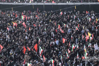 طنین فریاد خون‌خواهی با پرچم‌های سرخ انتقام در مصلی تهران + فیلم