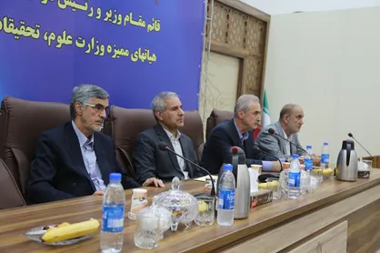 دانشگاه&zwnj;ها به منظور حل مشکلات جامعه به سمت کار آفرینی قدم بردارند/ توسعه همکاری&zwnj;های بین المللی ماموریت&zwnj;های دانشگاه تبریز است