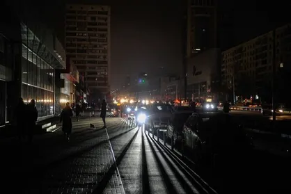 مردم برای کاهش مصرف برق از کشور خارج شوند