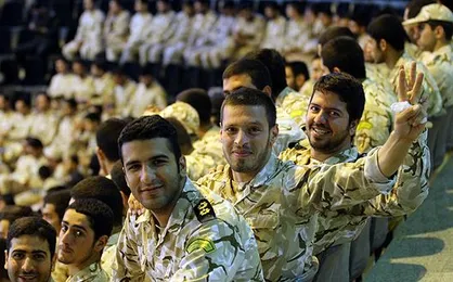 ستاد کل نیرو&zwnj;های مسلح به دنبال تغییر نگاه مسئولان، فرماندهان و خانواده و جامعه نسبت به خدمت مقدس سربازی/ برنامه&zwnj;های ویژه گرامیداشت روز سرباز
