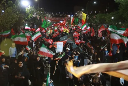خروش حماسی کویرنشینان سمنان در شب ۱۳۷ اقتدار / طنین فریاد &laquo;انتقام&raquo; در خیابان&zwnj;های شهر+فیلم