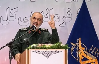 بین برداشتن تحریم و برداشتن اثر آن زمین تا آسمان فاصله است /  چرخش از مقاومت به مذاکره نشانه ضعف است