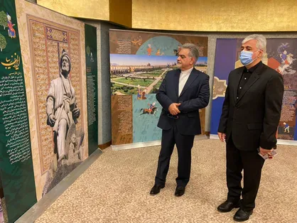 بازدید سجادی از نمایشگاه ایران زیبا