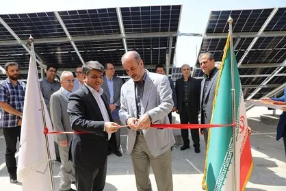 بهره&zwnj;برداری از نیروگاه خورشیدی شرکت بازآفرینی شهری ایران