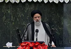 رئیسی: دشمن می‌خواست حتی «آب خوردن» ما هم به تحریم بند شود / فساد هر مسئولی محرز شد حداقل کار ما برکناری بوده است