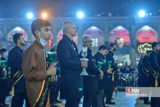 مراسم شام غریبان و لاله‌گردانی شهادت حضرت اباعبدالله الحسین(ع) و شهدای کربلا، شامگاه ۱۷ مرداد ماه ۱۴۰۱ با حضور آیت الله ابراهیم کلانتری تولیت آستان مقدس حضرت شاهچراغ(ع)، خادمین، زائرین و مجاورین بارگاه ملکوتی حرم مطهر حضرت شاهچراغ(ع) شیراز برگزار شد.