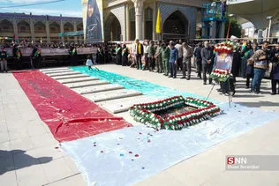 آیین تشییع پیکر شهیده معصومه کرباسی، اولین بانوی ایرانی شهید در راه قدس و حجت‌الاسلام شهید محمد صباحی، امام جمعه کازرون امروز یکشنبه ۶ آبان ۱۴۰۳ با حضور پرشور مردم شیراز برگزار شد.