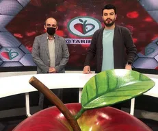 میانگین سنی بستری‌های کرونا ۲۰ سال پائین‌تر آمده/ نظرات یک بام و دو هوای مسؤلان وضعیت را خطرناک‌تر می‌کند