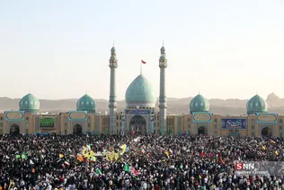 اجتماع خانوادگی «سلام فرمانده» در جمکران